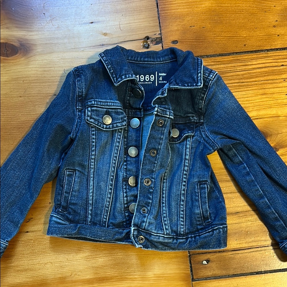 GAP Blue Jean Jacket Classic Denim Style